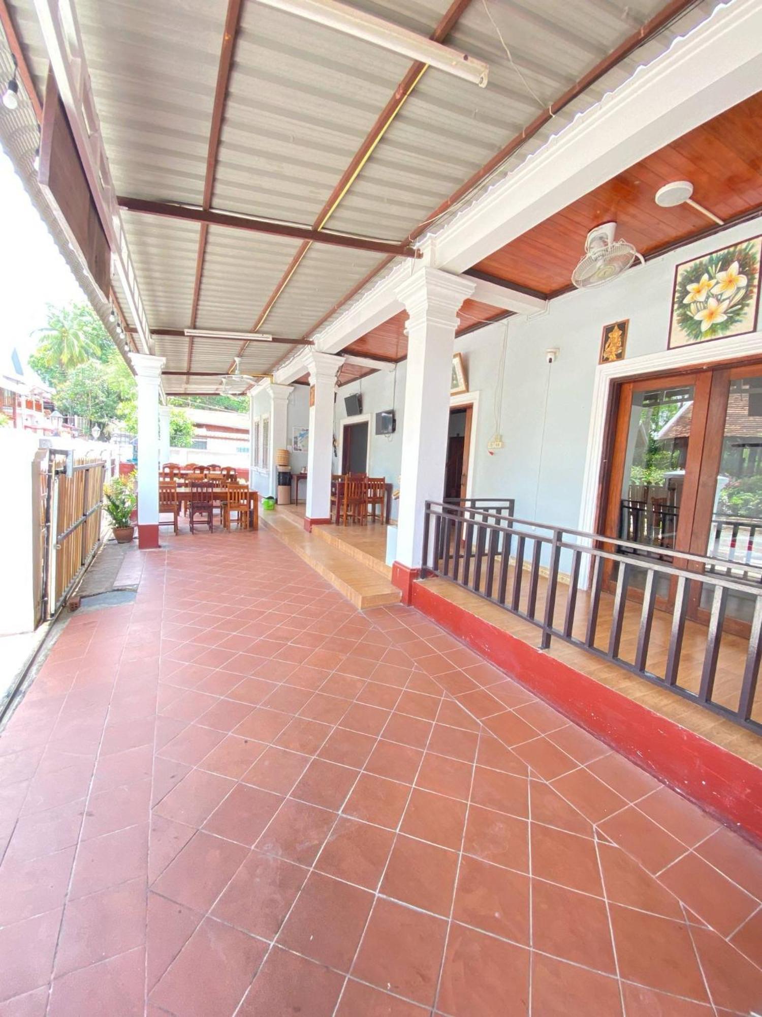 Singharat Boutique House Bed & Breakfast Luang Prabang Exterior photo